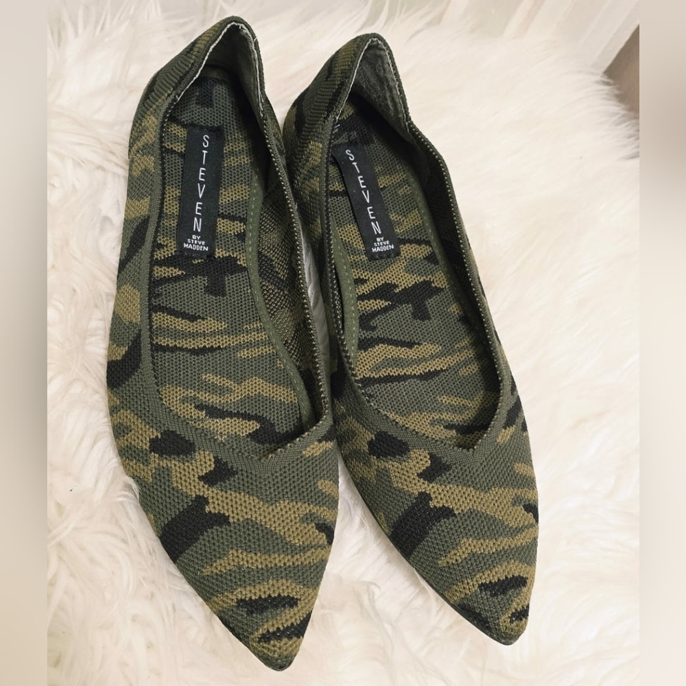 Steven Steve Madden Reed Green Black Camo Knit Pointed Toe FlatsWomen's Size 7🌴